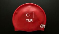 ARENA MİLLİ TAKIM YÜZÜCÜ BONESİ KIRMIZI
